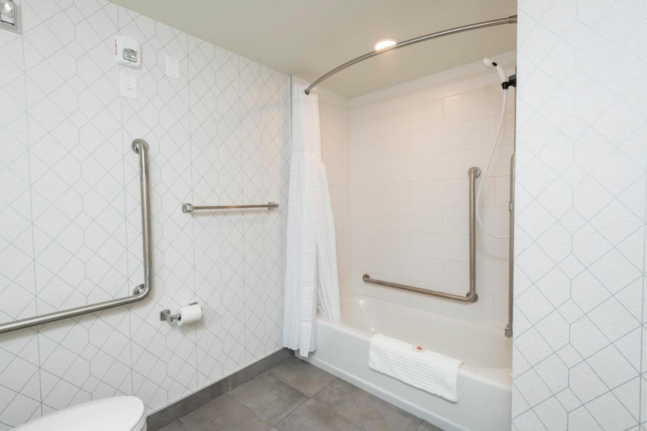 Comfort Inn & Suites Carleton Place Buitenkant foto