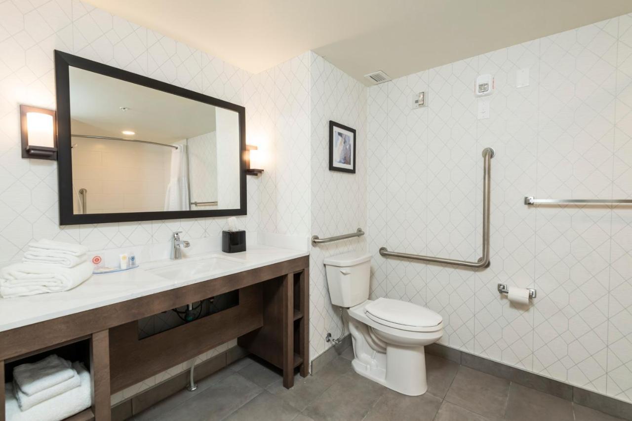 Comfort Inn & Suites Carleton Place Buitenkant foto