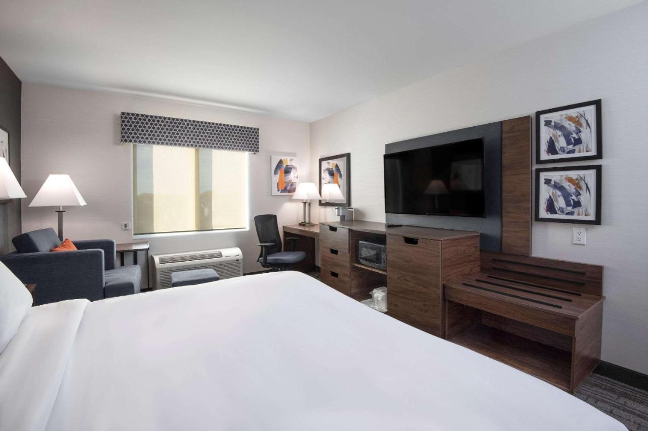 Comfort Inn & Suites Carleton Place Buitenkant foto
