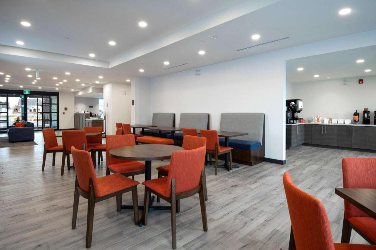 Comfort Inn & Suites Carleton Place Buitenkant foto