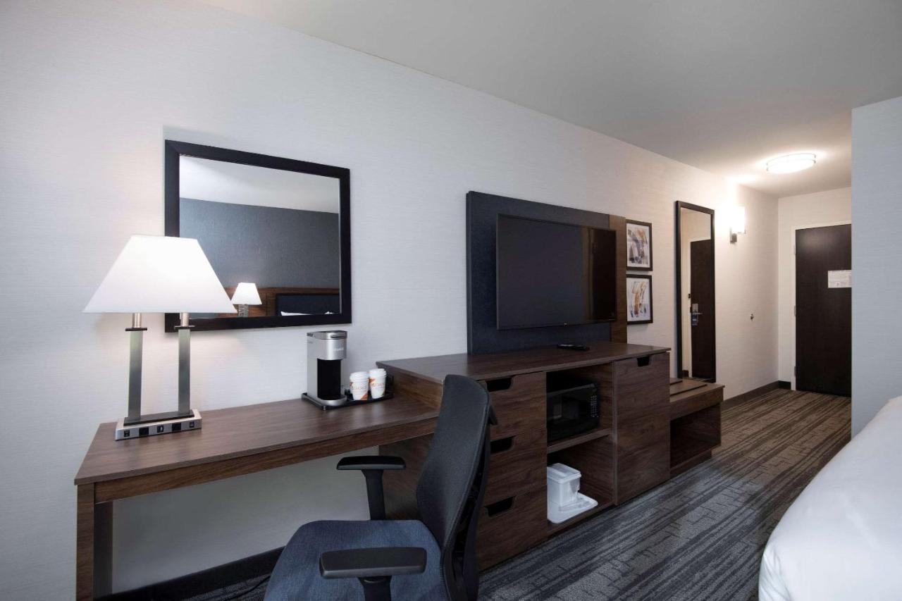 Comfort Inn & Suites Carleton Place Buitenkant foto
